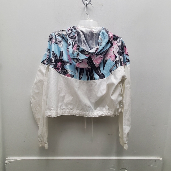 Nike Windrunner Cropped Hooded Jacket White Floral Colorblocked Like NEW - Picture 3 of 15